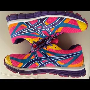 Womens ASICS Sneakers Size 7.5
